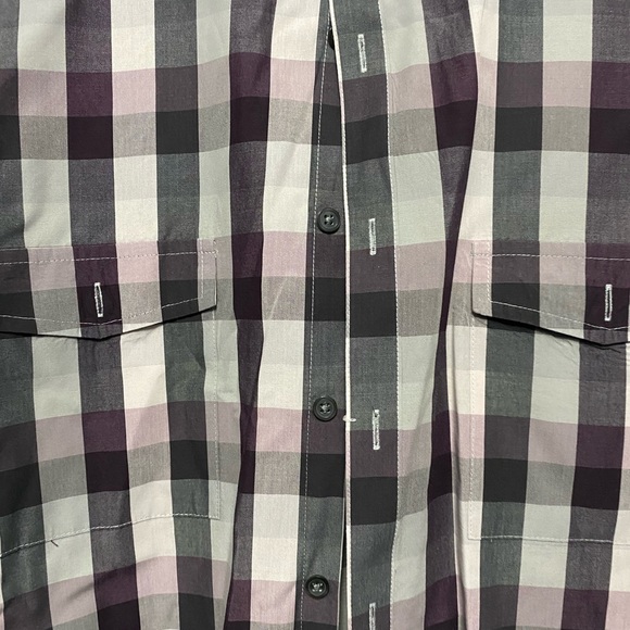 Button down - Picture 2 of 4